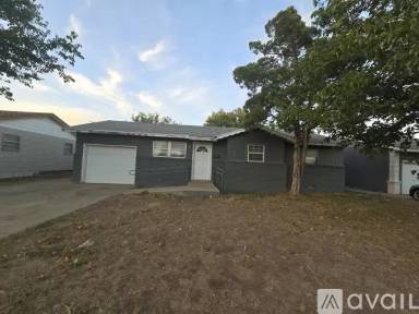 Main picture of 3405 NE 19th Ave
