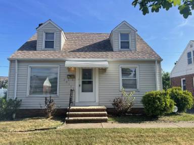 Main picture of 20571 Nicholas Ave
