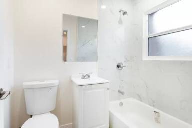 Main picture of 5503 Romaine St