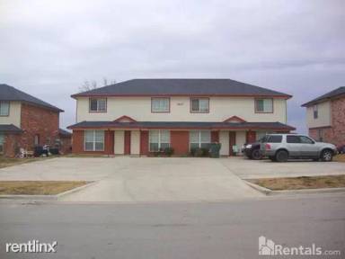Main picture of 1907 Monte Carlo Ln