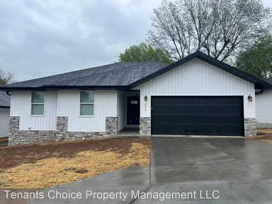 Main picture of 3216 N Travis Ave