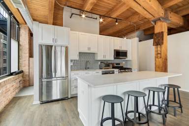 Main picture of 625 W Jackson Blvd