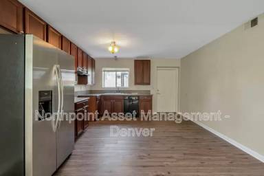 Main picture of 3290 Cherry St