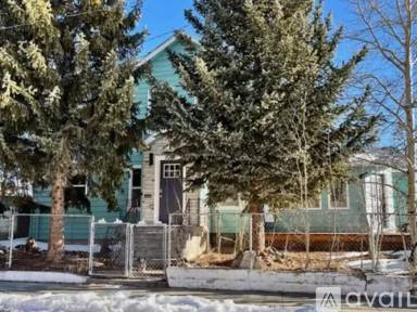 Main picture of 610 Poplar St