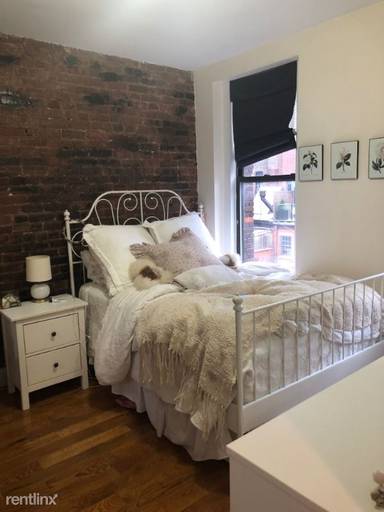 Main picture of 141 W 10th St