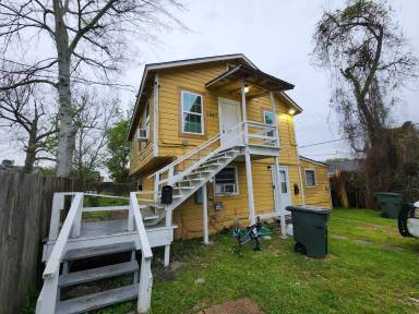 Main picture of 1441 Bolivar St