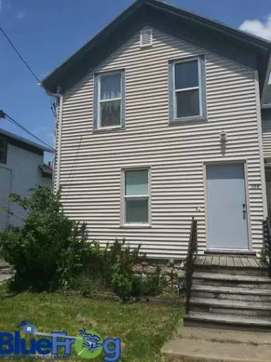 Main picture of 328 E Parkway Ave