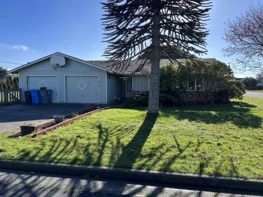 Main picture of 675 Cooper Ave