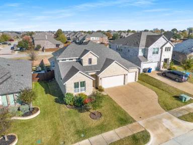 Main picture of 4117 Mockingbird Ln