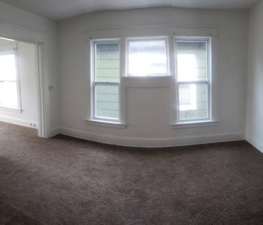 Main picture of 1037 W 10th St