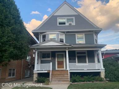 Main picture of 136 Elgin Ave