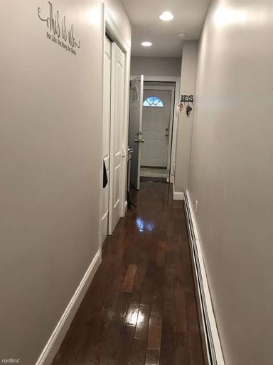 Main picture of 10338 104th St