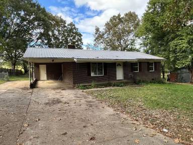 Main picture of 410 Meadow Ln
