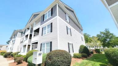 Main picture of 966 Plaza Walk Dr