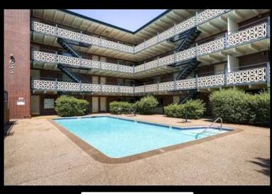Main picture of 655 N Pearl St
