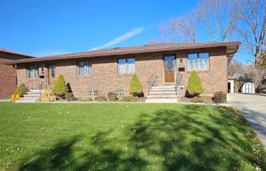 Main picture of 51 Hollywood Ave