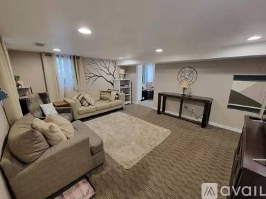 Main picture of 202 S Elmwood Ave