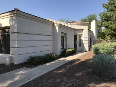 Main picture of 6806 S 39th Pl