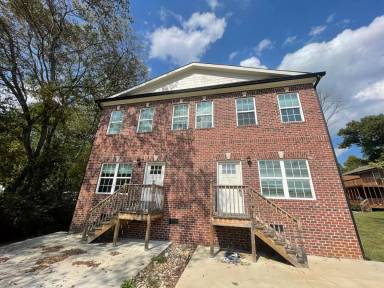 Main picture of 1610 W Circle Dr NW
