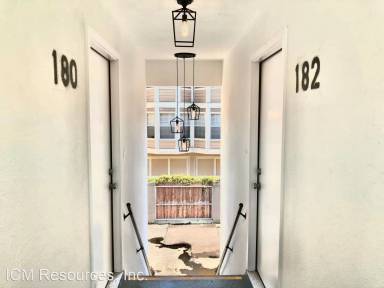 Main picture of 180 N Oak Knoll Ave