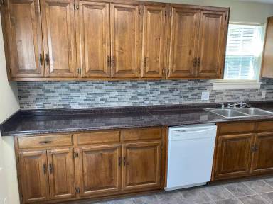 Main picture of 748 Meadowlark Dr