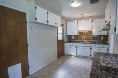 Main picture of 1376 Jeffries St