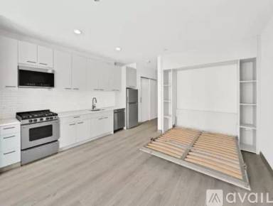 Main picture of 4645 N Elston Ave