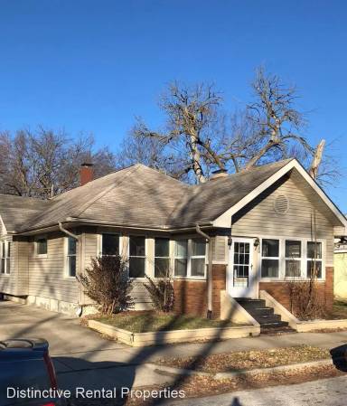 Main picture of 1020 Roberts St