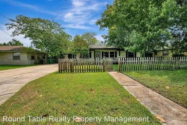 Main picture of 1747 8th St N