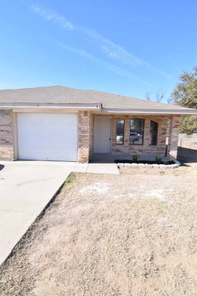 Main picture of 325 Janelle Dr