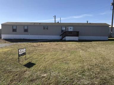 Main picture of 404 Wildflower Ct