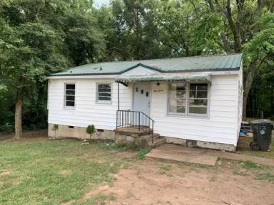 Main picture of 412 Halsey St
