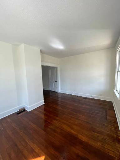 Main picture of 301 N Basil St