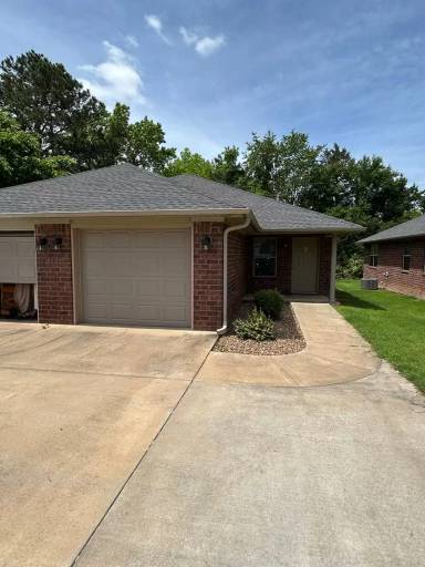 Main picture of 117 Sequoya Dr