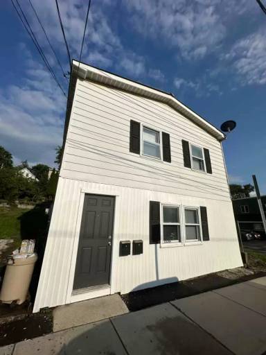 Main picture of 1126 Broadway