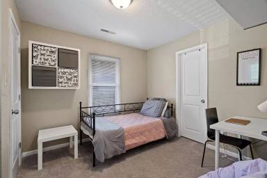 Main picture of 805 N 6th St