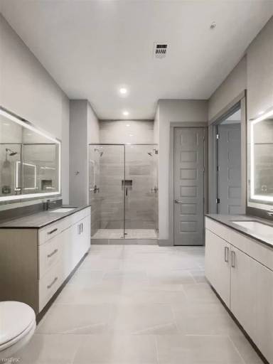 Main picture of 318 W 28th St