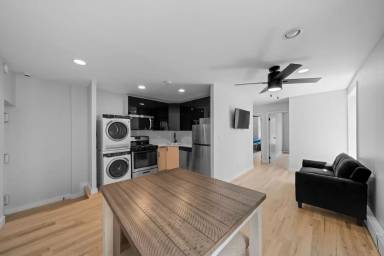 Main picture of 2486 Hughes Ave