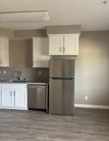 Main picture of 840 Palm Ave