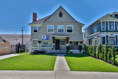 Main picture of 2811 Menlo Ave