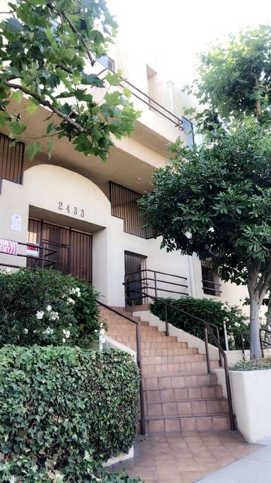 Main picture of 2433 Barry Ave