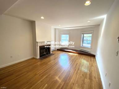 Main picture of 1750 Washington St