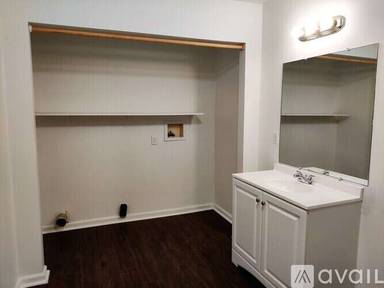 Main picture of 12 Hough St