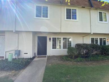 Main picture of 8879 Salmon Falls Dr