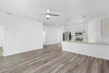 Main picture of 1298 Navigator Rd