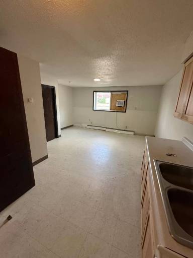 Main picture of 320 Oak Ave N