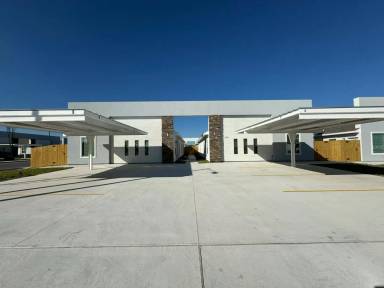 Main picture of 5900 Northwestern Ave