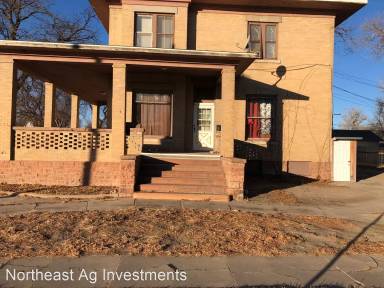 Main picture of 102 Taylor St
