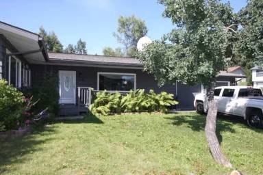 Main picture of 1010 Mila St