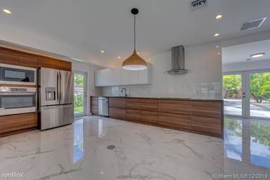 Main picture of 91 NW 51st St